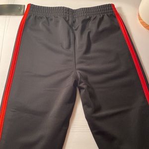 🏀Adidas Black/red jogger